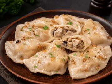 Вареники з куркою та грибами
